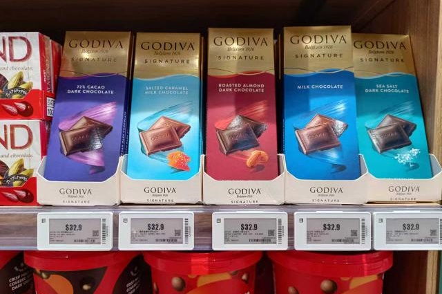 Wireless price tags for store shelves